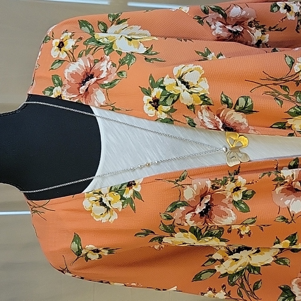 Charming Charlies Floral Wrap Size Small - Picture 3 of 7